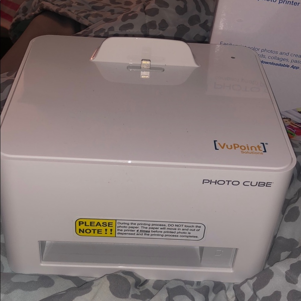VuPoint Photo Cube - Picture 2 of 3